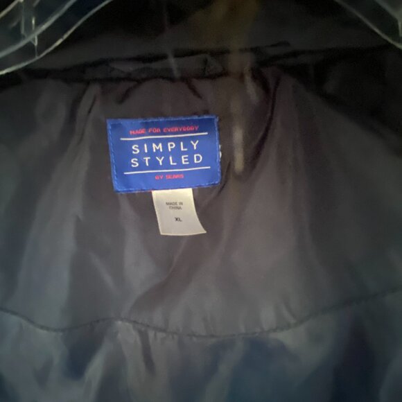 Navy Blue Puffer Jacket Size extra Large with Fur hood Simply Styled by … - Picture 5 of 7